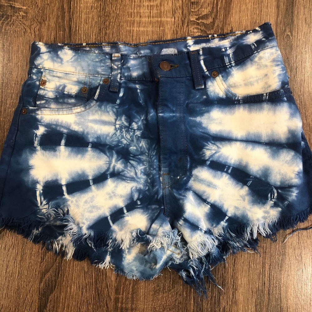 Levis Vintage Denim Tie Dye Shorts size 25